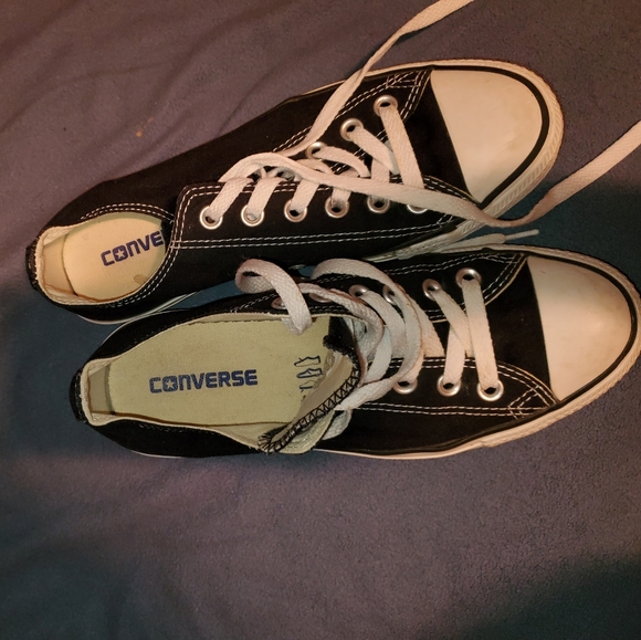 Converse shoes - Picture 2 of 2